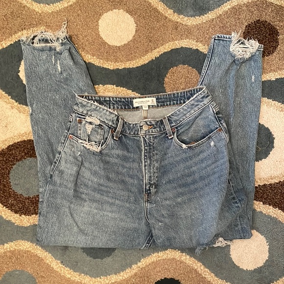 Abercrombie & Fitch Denim - Abercrombie & Fitch High Rise Mom Jean